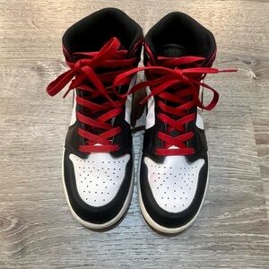 Big Kids' Nike Air Jordan 1 Mid Sneakers